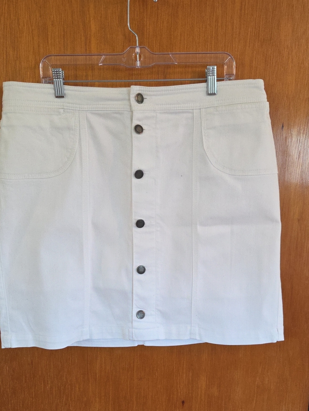 Christopher & Banks White Button-Front Skorts